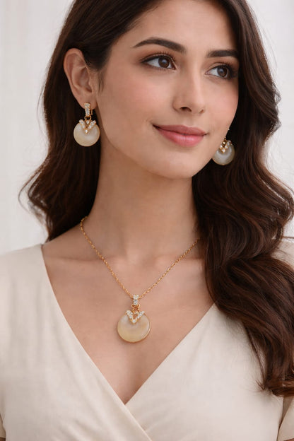 Pearl Drop Pendant Necklace & Earrings Set – Elegant Collection