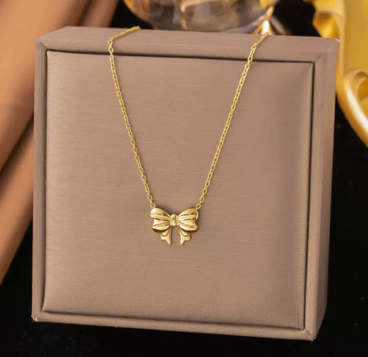 Classic Bow Necklace