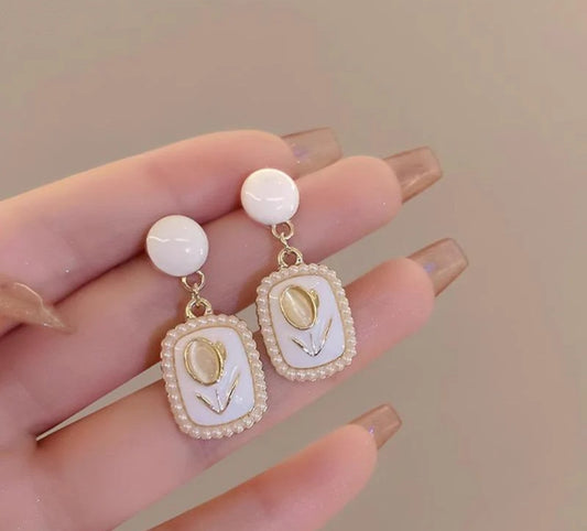 Vintage Floral Frame Earrings