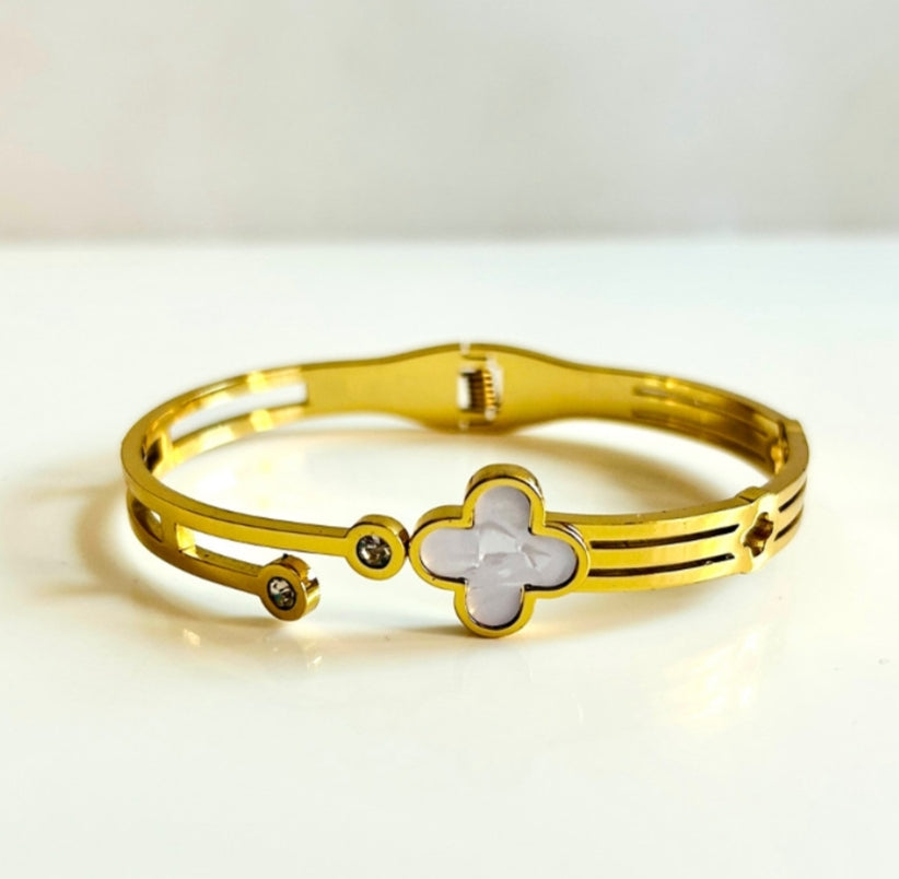 White Flower Marble bracelet