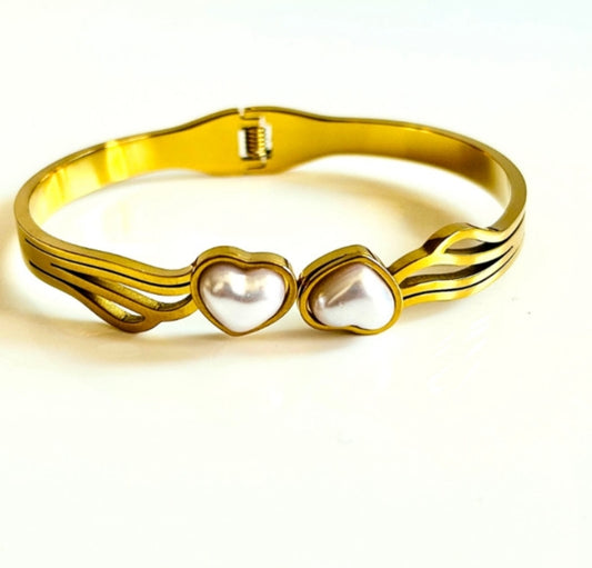 Pearl bracelet